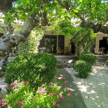 Hotel Sous Les Figuiers-2