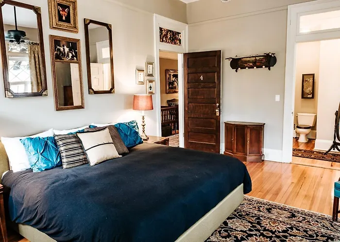 Heritage House Bed & Breakfast - Boutique Adults-Only Inn Opelika