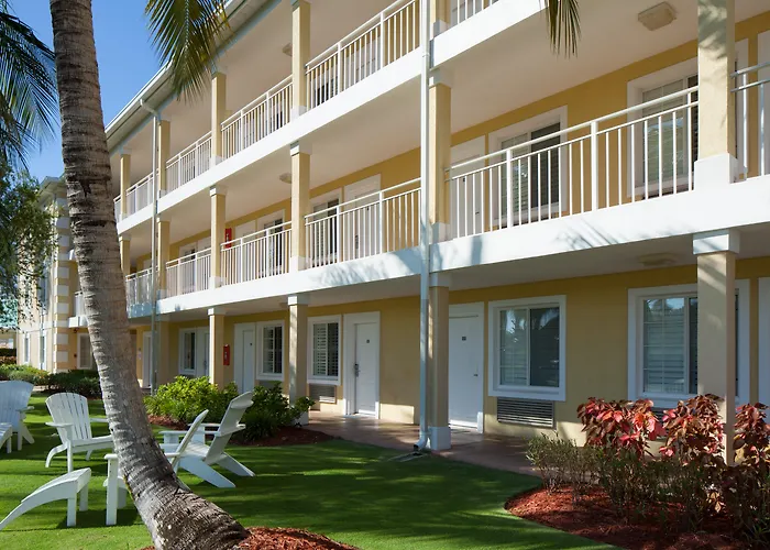 The Sunshine Hotel And Suites