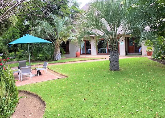 Safari Club Guest Lodge Or Tambo International Airport