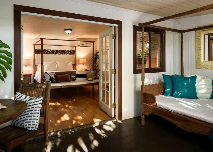 Paia Inn
