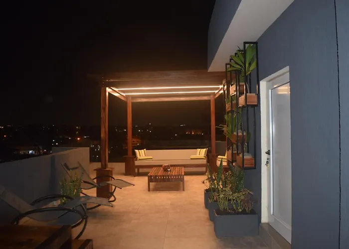 Montecito Apartments