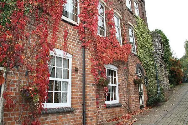Lyndon House