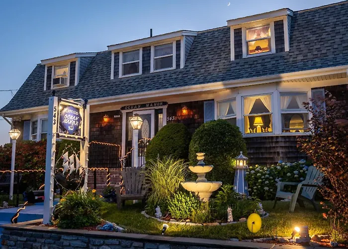 A Cape Cod Ocean Manor Inn
