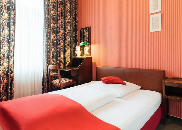 Das Kleine Hotel