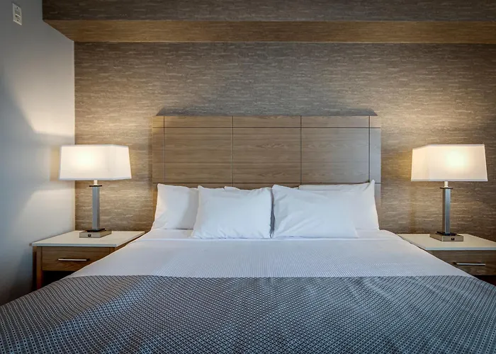 Monte Carlo Inn Vaughan Suites