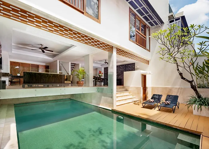 Villa Kayu Raja Seminyak 