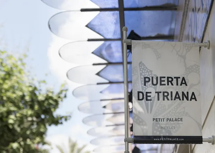 Petit Palace Puerta De Triana Siviglia