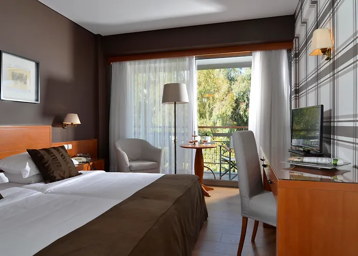 Sea View Cityscape Hotel