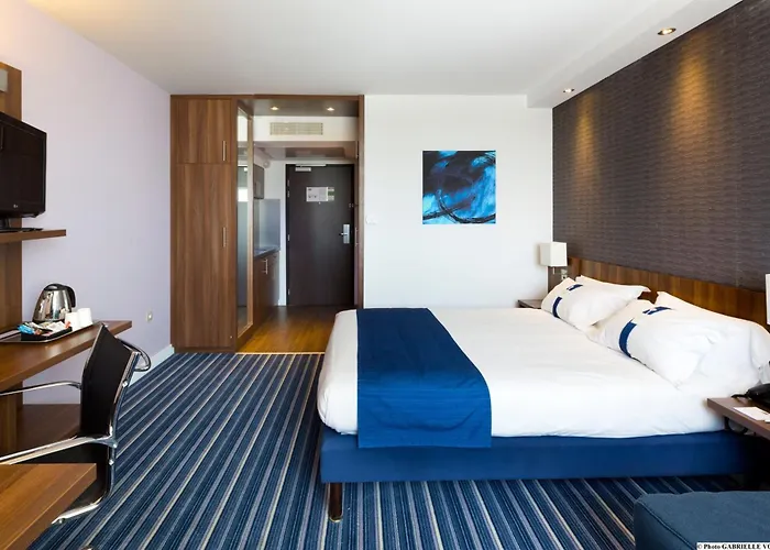 Holiday Inn Express - Odysseum By Ihg