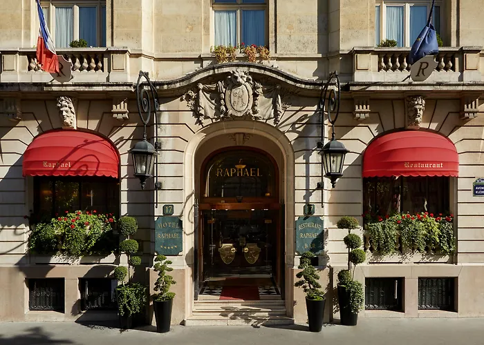 Hotel Raphael
