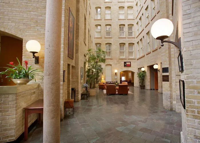 The Crockett Hotel