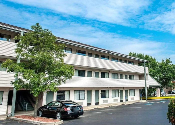 Quality Inn & Suites Gibsonia - Pittsburgh North