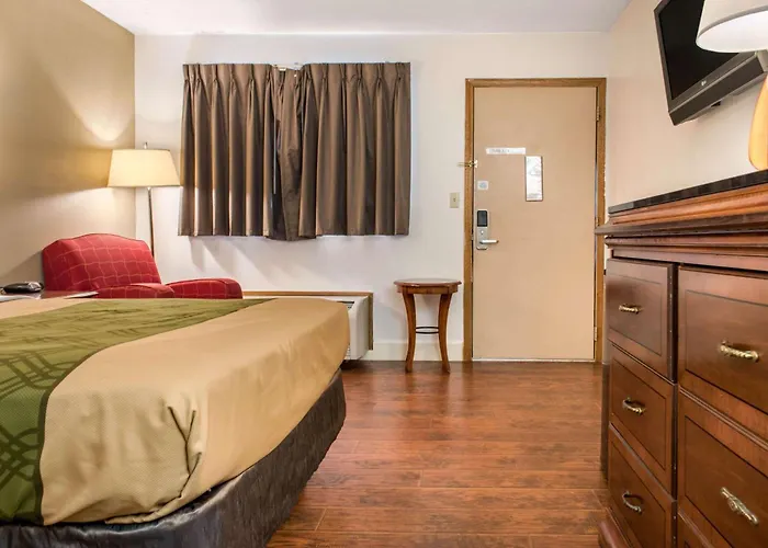 Econo Lodge Holland - Toledo