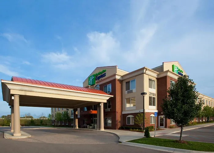 Holiday Inn Express & Suites Detroit - Farmington Hills By Ihg