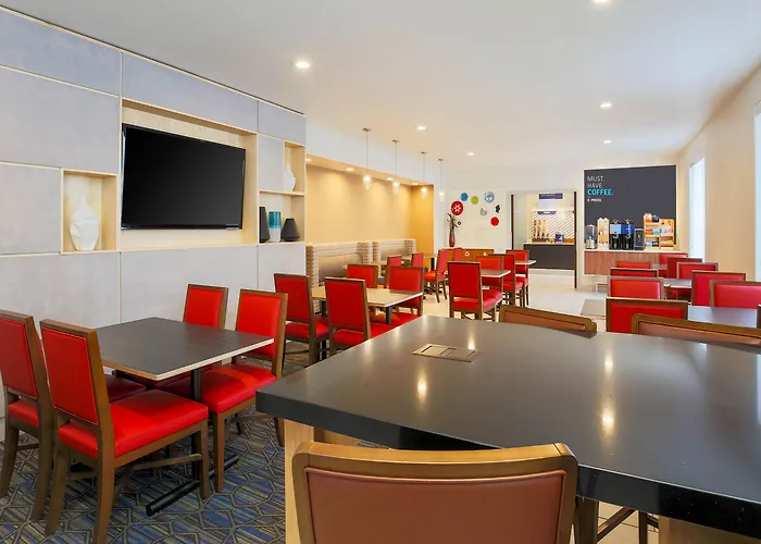 Holiday Inn Express Lancaster By Ihg