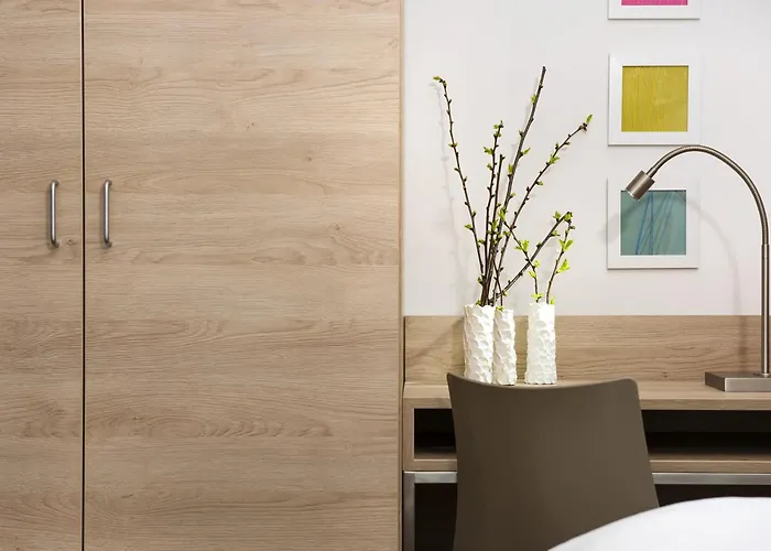 Business & Budget Hotel Tessin