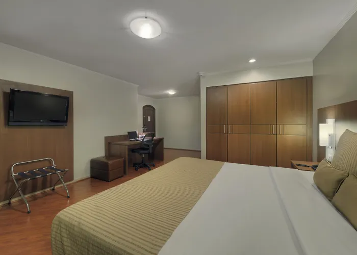 Hotel Deville Curitiba