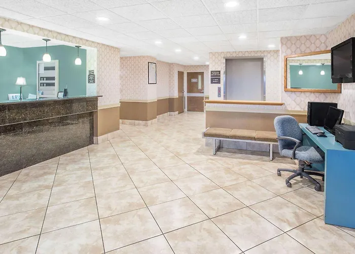 Baymont By Wyndham Janesville