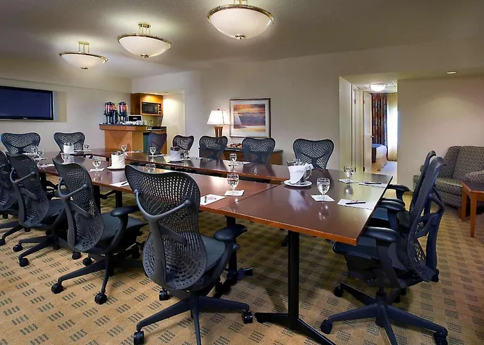 Doubletree Suites By Hilton Hotel & Conference Center Chicago-Downers Grove