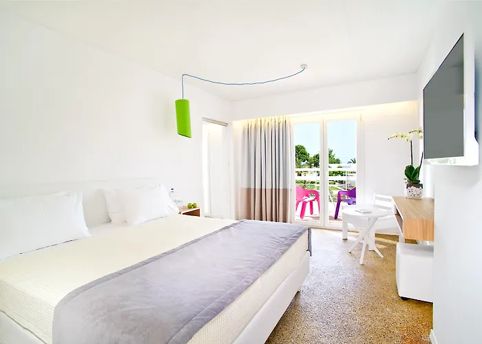 Marathon Beach Resort Nea Makri