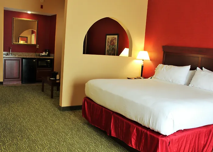 Holiday Inn Express & Suites Troy By Ihg