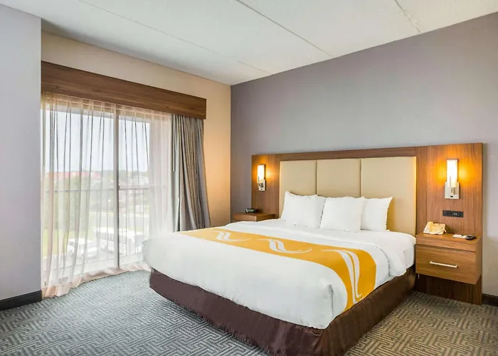 Quality Suites Lansing West