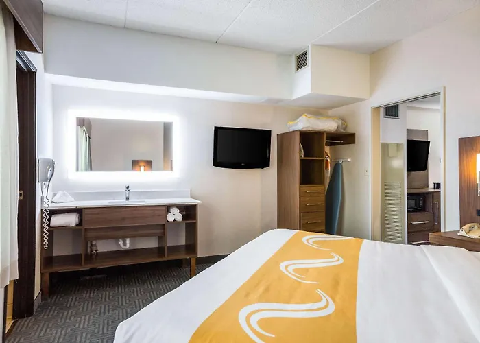 Quality Suites Lansing West