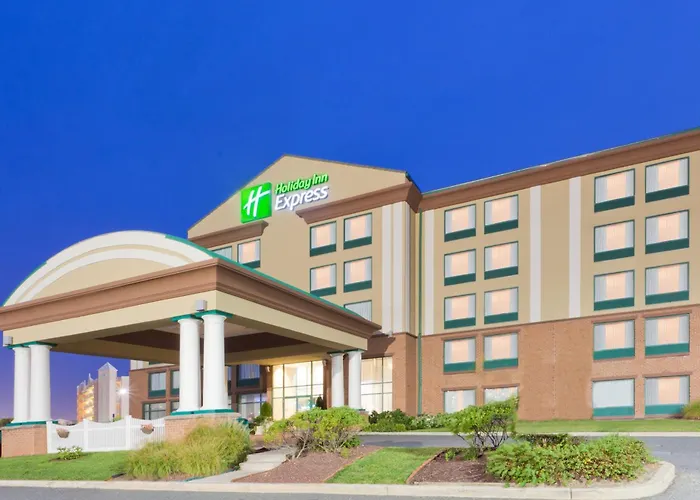 Holiday Inn Express & Suites - By Ihg