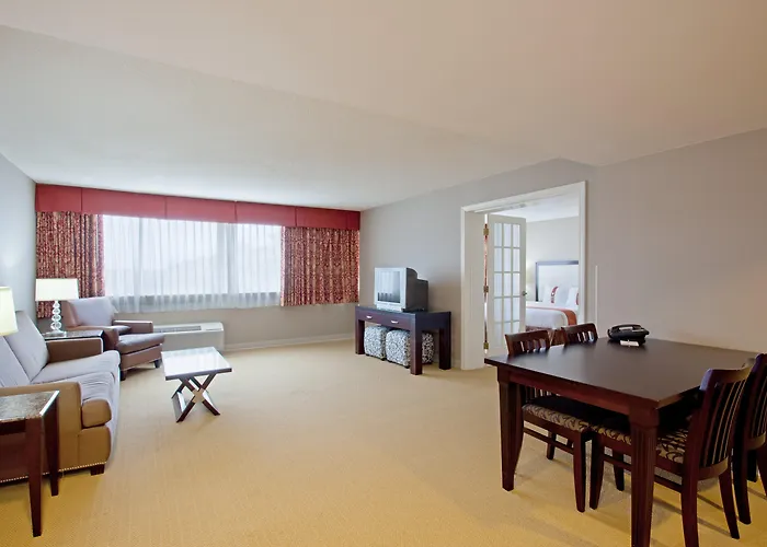 Holiday Inn & Suites Marlborough, An Ihg Hotel