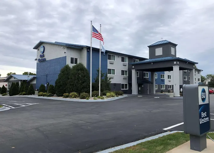 Comfort Inn & Suites Shakopee Downtown Area