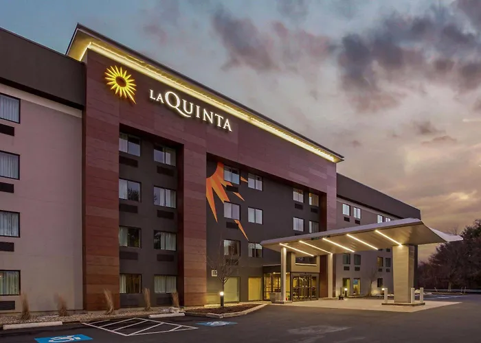 La Quinta By Wyndham Hartford Bradley Airport