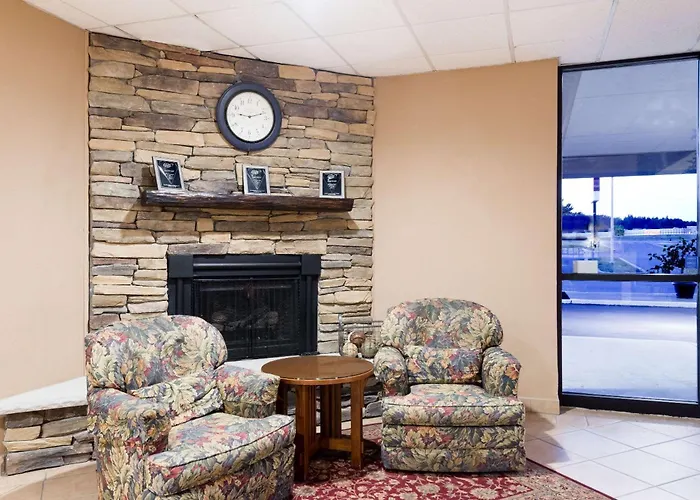 Ramada By Wyndham Watertown Thousand