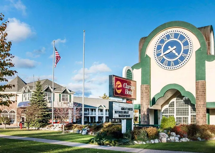 Clarion Hotel Mackinaw City Beachfront