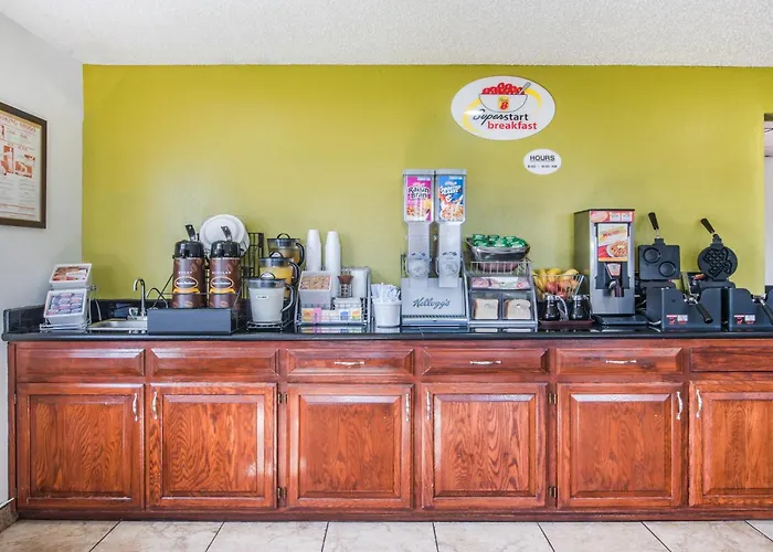Super 8 By Wyndham Harlingen Tx Hotel
