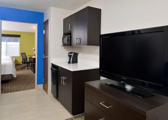 Holiday Inn Express & Suites Pueblo By Ihg