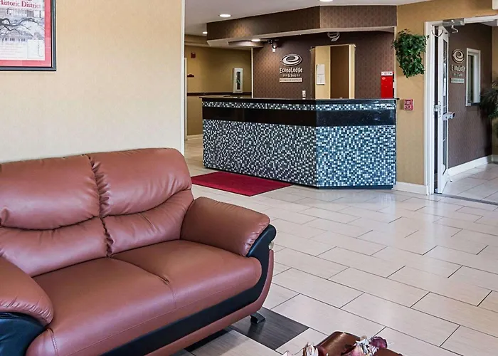 Econo Lodge Inn & Suites Natchitoches
