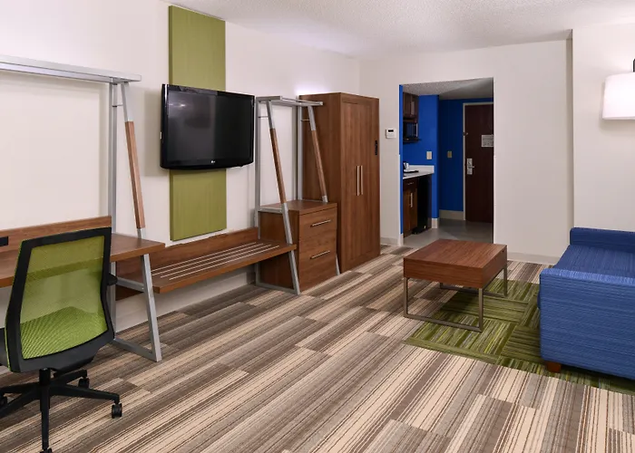 Holiday Inn Express & Suites Raleigh Ne - Medical Ctr Area By Ihg
