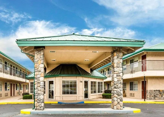 Quality Inn & Suites Minden