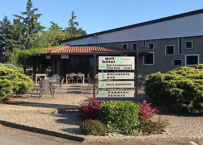 Golf Hotel