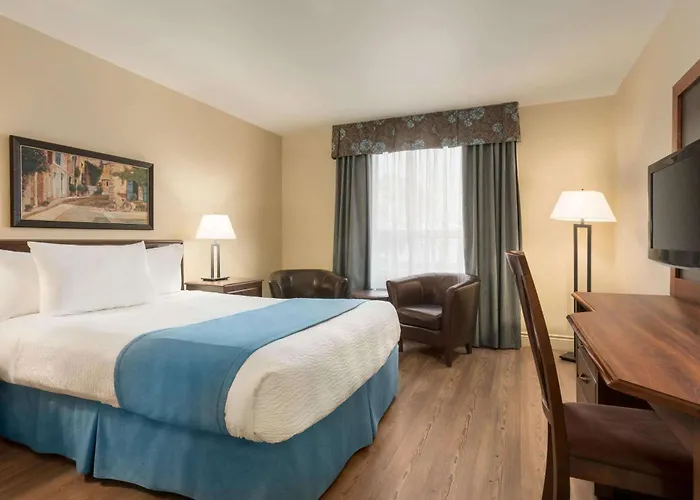 Days Inn By Wyndham Levis