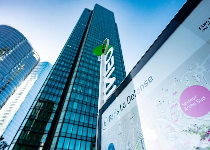 Staycity Aparthotels Paris La Defense