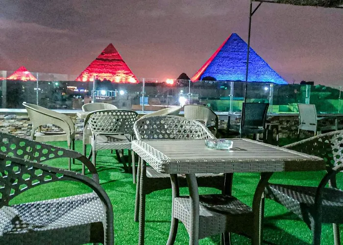 Happy Days Pyramids Inn