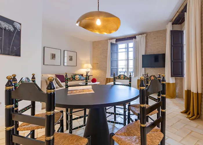 Real Casa de la Moneda Deluxe Apartments