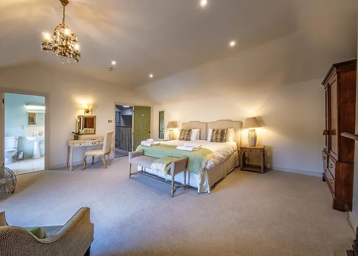 The Black Lion, Long Melford