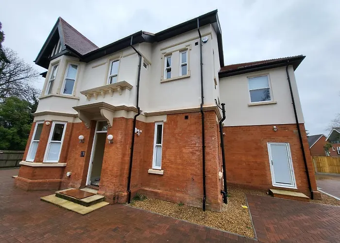 Sands House - Luxury Modern Studios With Secure Parking In Epsom, Surrey