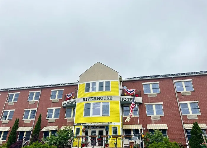 Camden Riverhouse Hotel And Inn