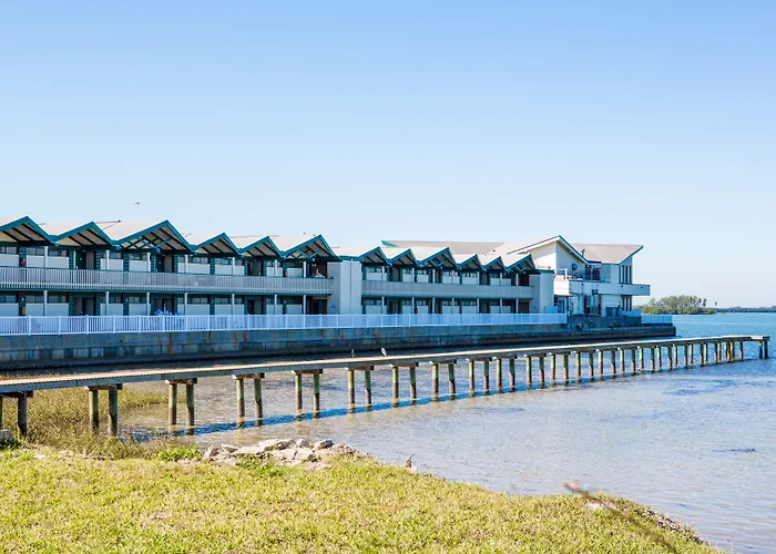 Best Western Plus Yacht Harbor Inn Dunedin