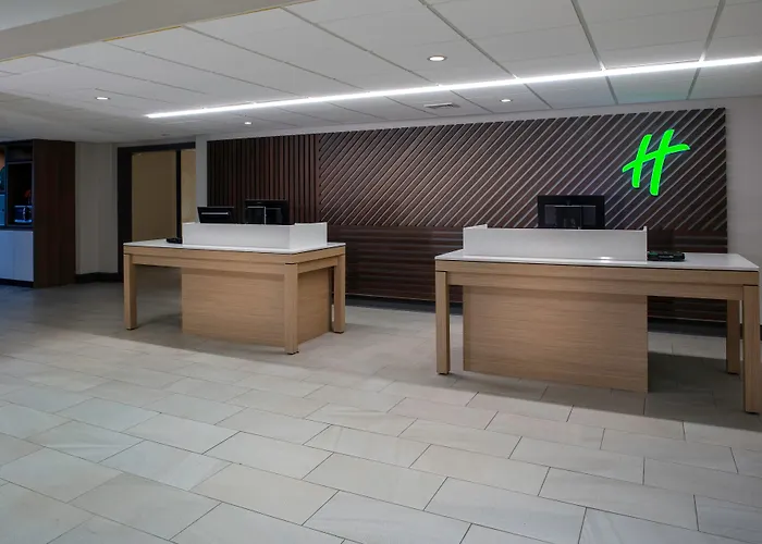 Holiday Inn & Suites Marlborough, An Ihg Hotel