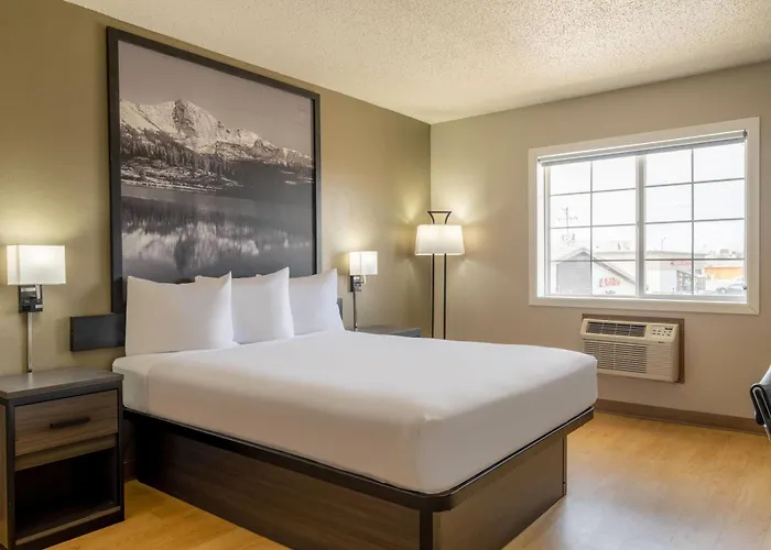 Super 8 By Wyndham Clinton